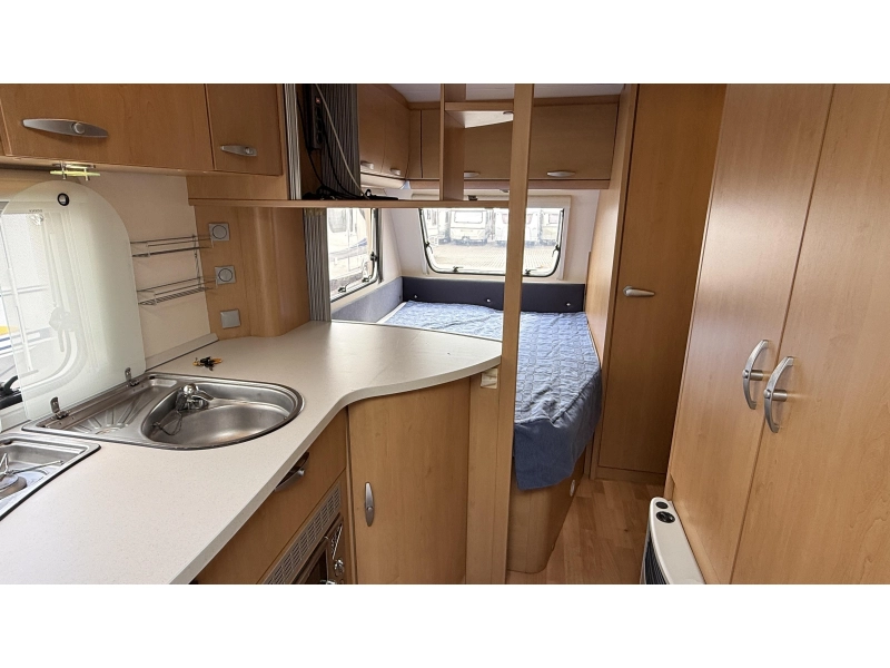 Knaus Sudwind 500 FU frans bed rondzit toilet  foto: 10