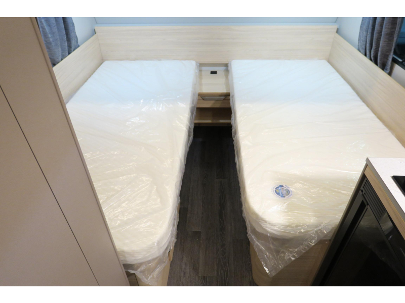 Weinsberg CaraLife 470 EU AIRCO+MOVER+CASSETTELUIF.  foto: 5