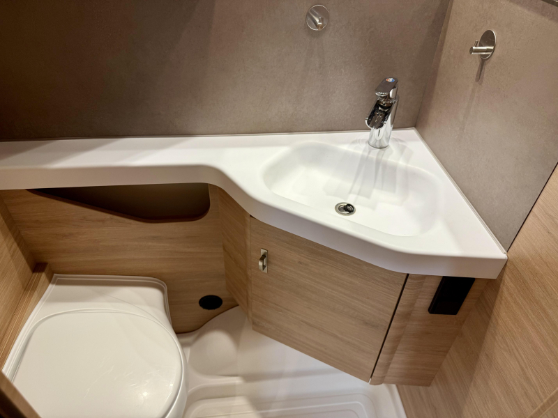 Knaus Sudwind 60 Years 460 EU E-Power super compleet  foto: 15