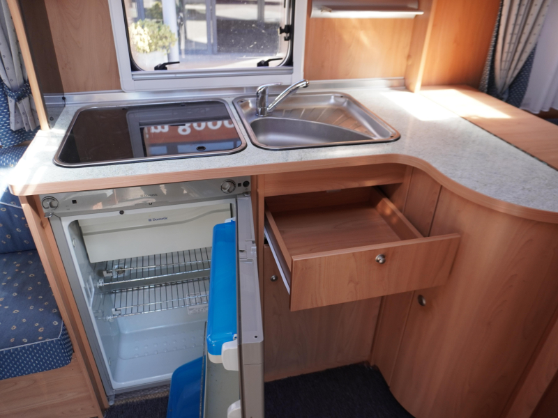 Bürstner Ventana 460 TS MET MOVER EN VOORTENT  foto: 6