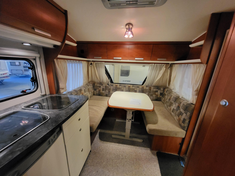 Chateau Calista 450 FHU mover, voortent  foto: 9
