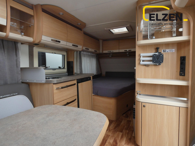 Knaus Sudwind Silver Selection 450 FU Mover, E&P levelsysteem  foto: 7