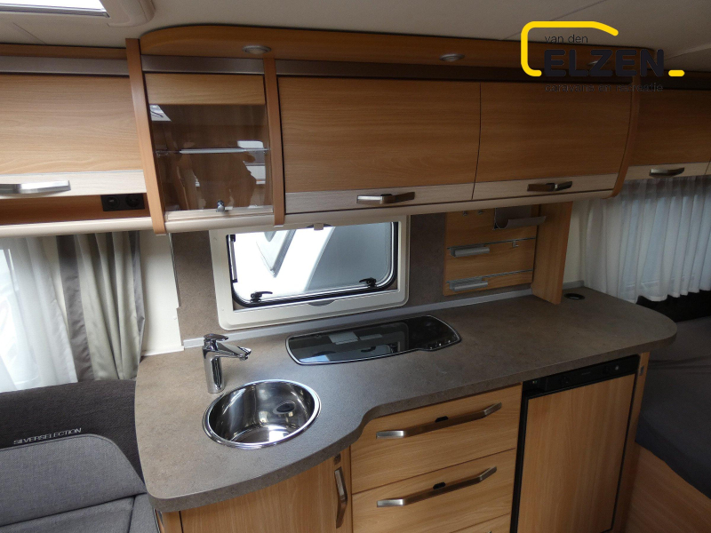 Knaus Sudwind Silver Selection 500 FU mover, luifel/ tent Unico  foto: 15