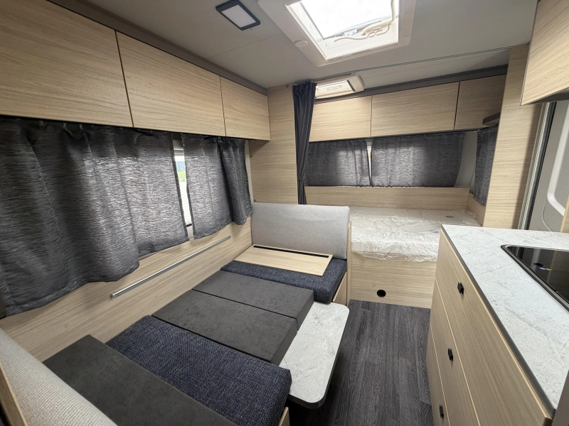 Weinsberg CaraLife 500 QDK stapelbed / dwarsbed  foto: 14