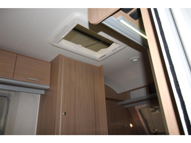 Adria Aviva Lite 390 PS Mover,Voortent,Fietsenrek  foto: 17