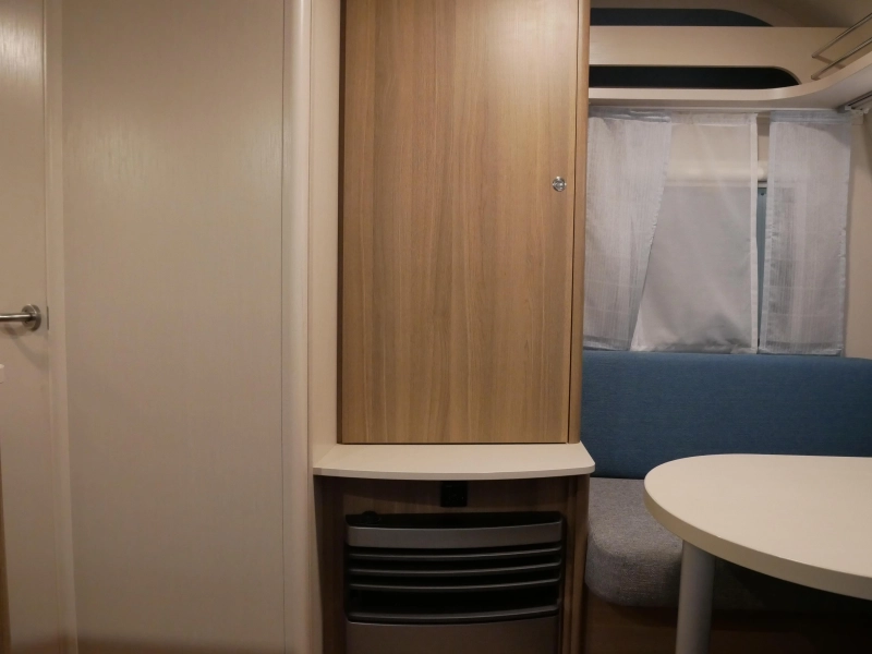 Dethleffs C'Joy 460 LE Dorema voortent  foto: 5