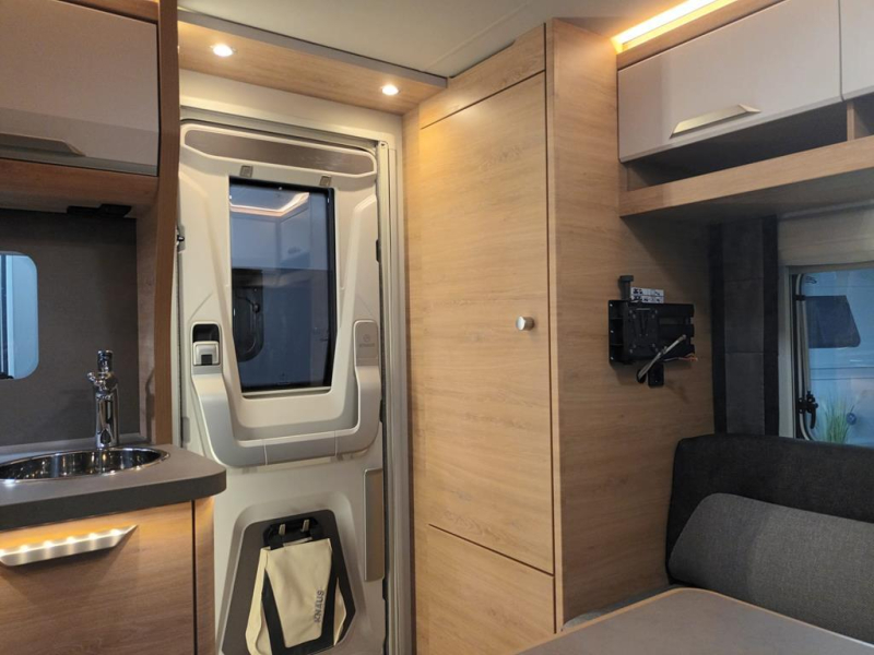 Knaus Sudwind Black Selection 420 QD 