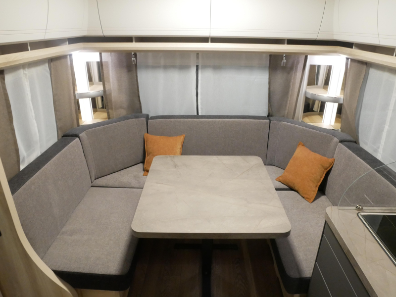Hobby De Luxe 460 UFE Model 2027  foto: 13