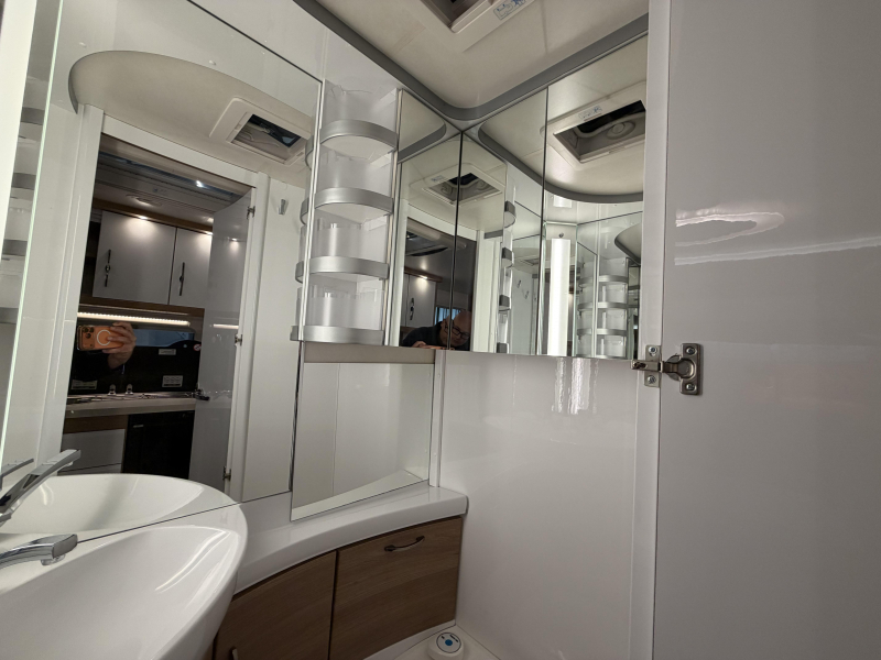 Hobby De Luxe 440 SF cassete luifel -  foto: 12