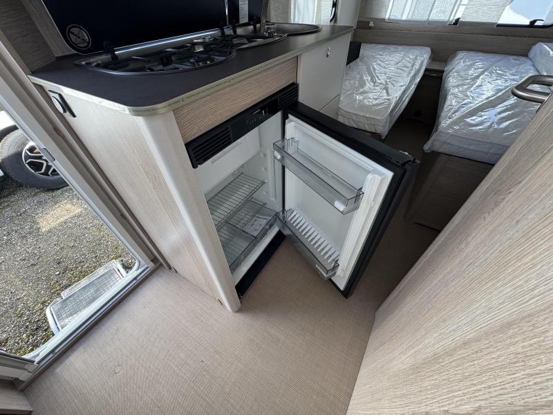 Bürstner Premio Life 480 TL Mover en Thule luifel  foto: 5