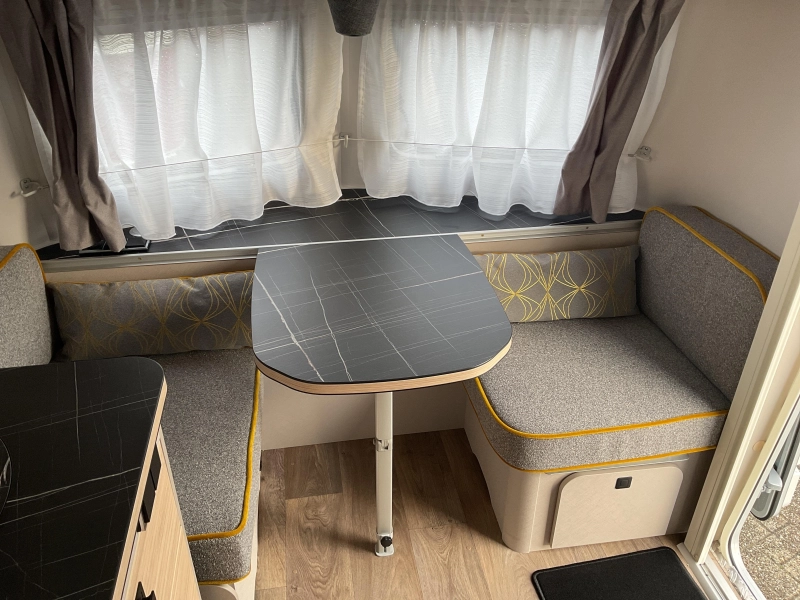 Eriba Touring 310 Urban Memphis design pak. 
