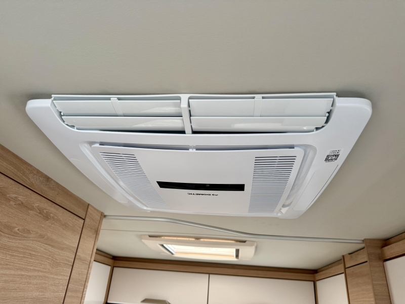 Knaus Sudwind Black Selection 460 EU Airco Actie!  foto: 23