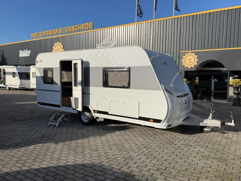 LMC Tandero 480 D Met Truma mover!  foto: 1