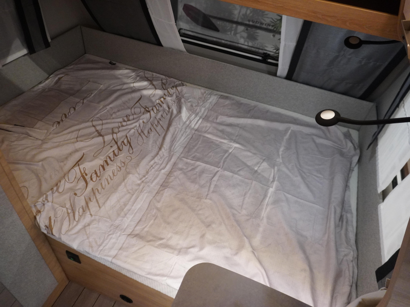 Knaus Sudwind Black Selection 420 QD COMPACT EN GROTE KEUKEN !  foto: 16