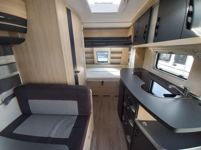 Hobby De Luxe Edition 440 SF voortent-cassette-mover  foto: 7