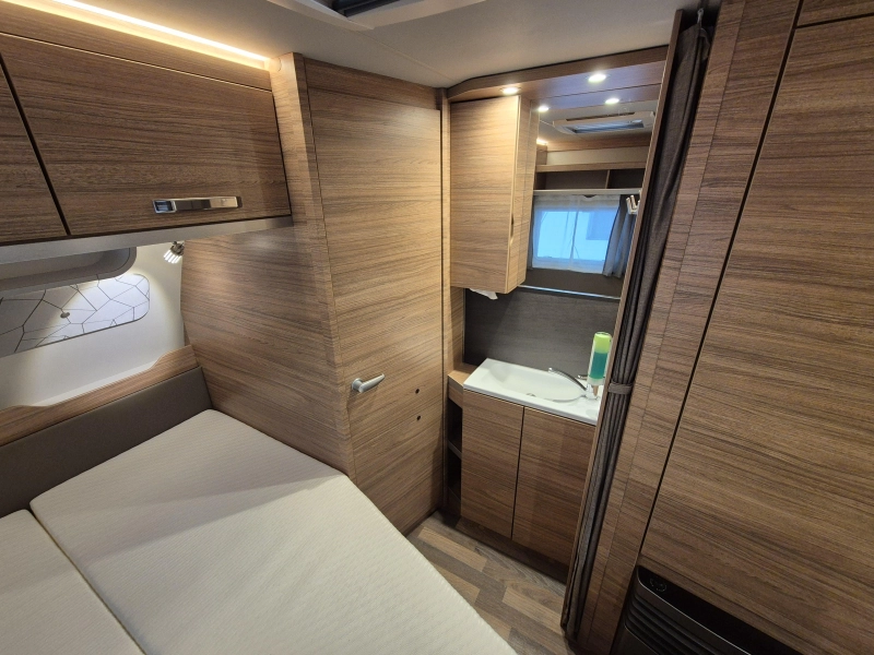 Weinsberg CaraOne Edition HOT 450 FU met Cassetteluifel!  foto: 21
