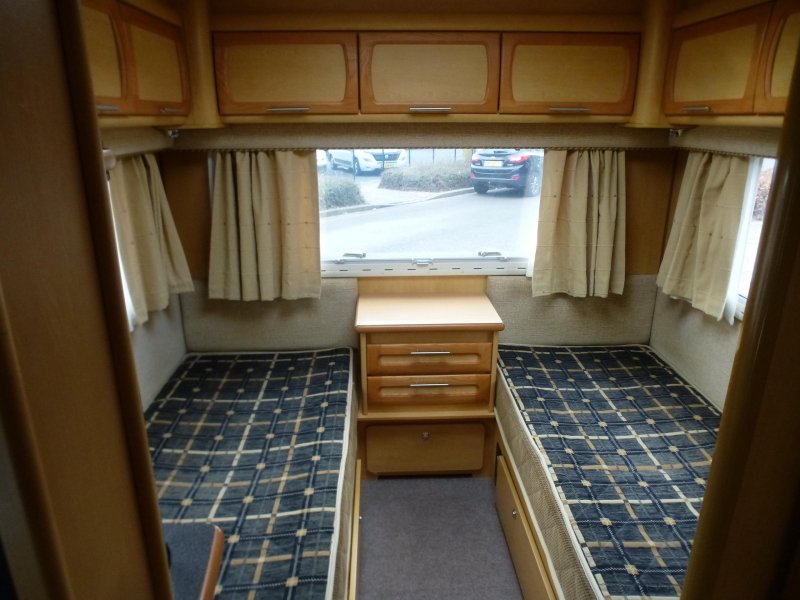 Elddis Crusader Solano 530 mover en voortent  foto: 6