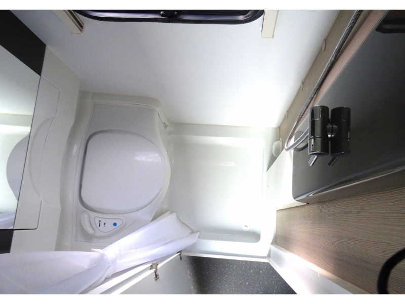 Adria Action 391 PH Speciale indeling !  foto: 14