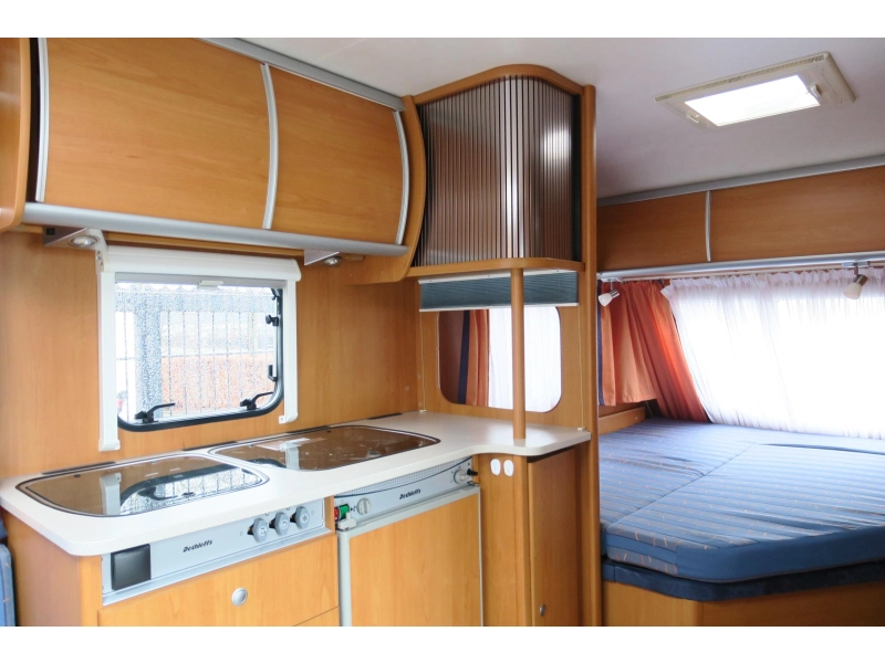 Dethleffs Tourist Light 450 DB VOORTENT+FIETSENDRAGER  foto: 4
