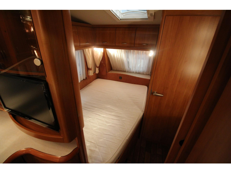 Hobby Excellent 460 UFE Mover Voortent Fietsenrek  foto: 9