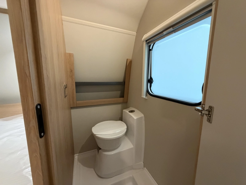 Knaus Sport 450 FU rondzit / fransbed  foto: 21