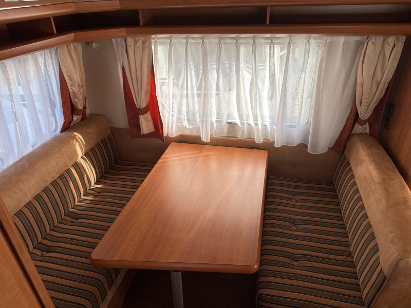 Hobby Excellent 400 SF Mover/Unico voortent  foto: 10