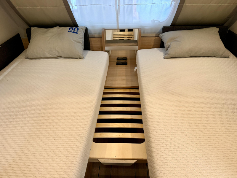 Knaus Sudwind 60 Years 460 EU E-Power super compleet  foto: 11