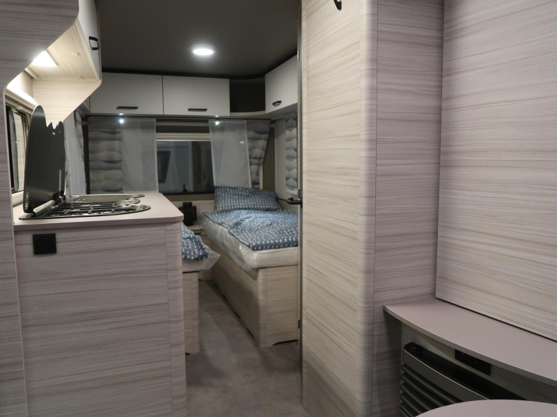 Dethleffs C'Joy 460 LE ENKELE BEDDEN, LICHTGEW.  foto: 3
