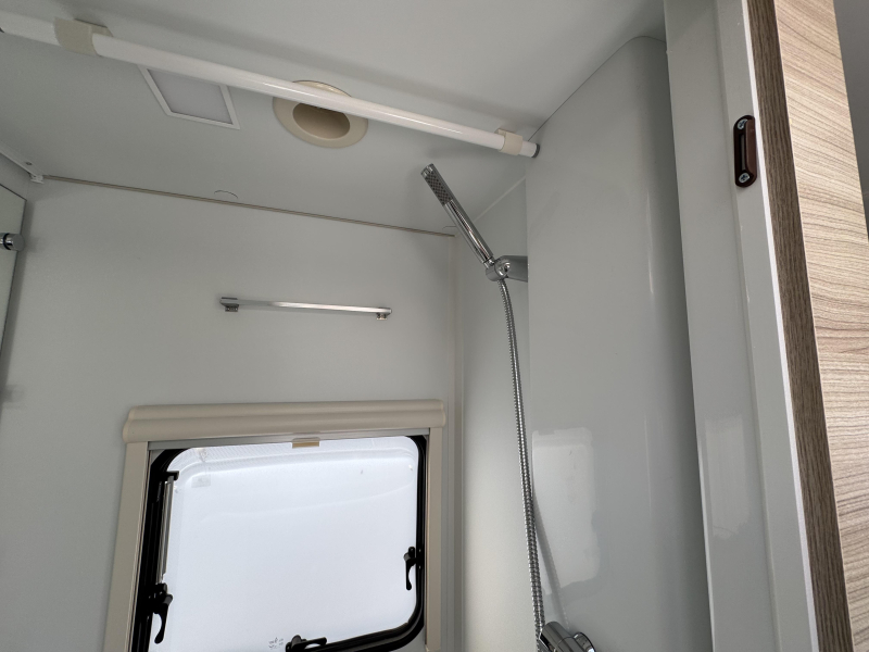 Adria Altea 502 UL 60 Year, deur met raam  foto: 13