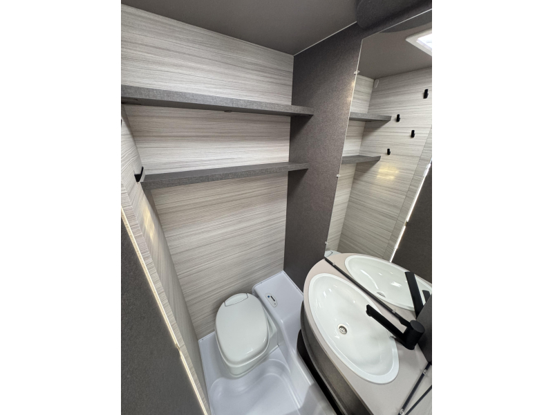 Dethleffs C'Joy 480 QLK Stapelbed met 3 bedden  foto: 13