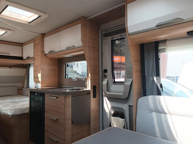 Knaus Sudwind Black Selection 460 EU 