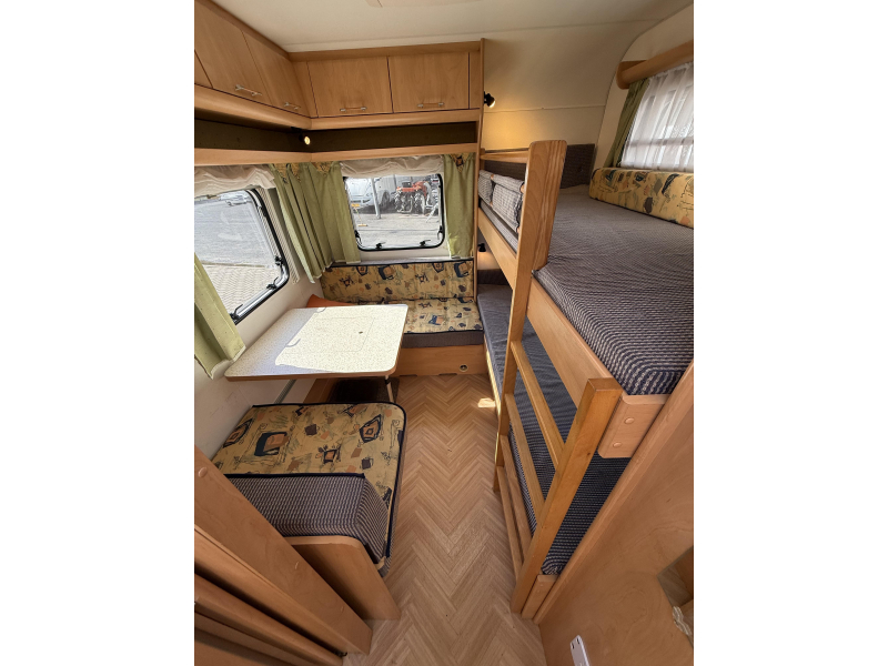 Bürstner Ventana Avantgarde 480 TK STAPELBE RONDZIT 5/6PERS  foto: 14