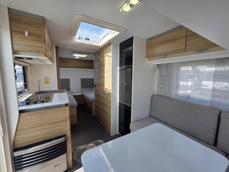 Adria Altea 492 UL Rondzit enkele bedden '18  foto: 5