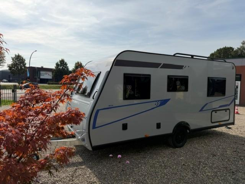 Caravelair Sport Line 455 Frans bed - Ruime rondzit 