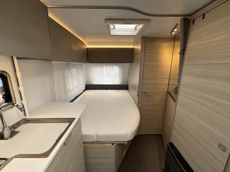 Adria Altea 472 PU THULE-MOVER-VLOERVERW 