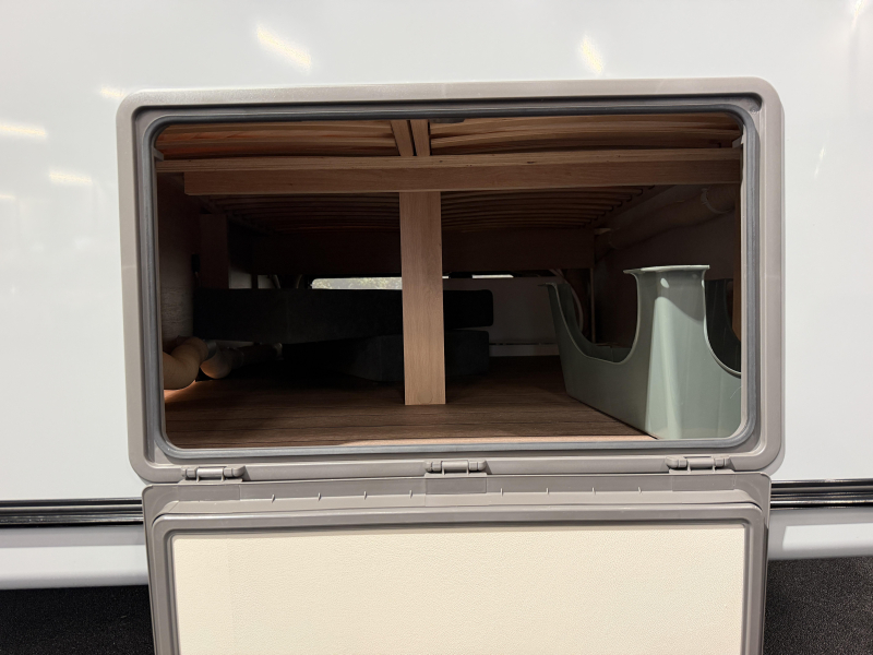 Knaus Sudwind Black Selection 500 QDK stapelbed / dwarsbed  foto: 20