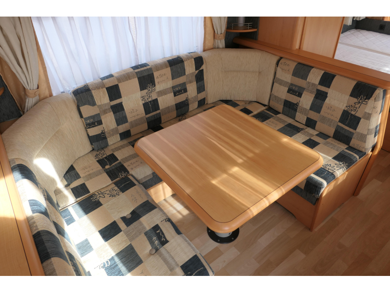 Hobby De Luxe 520 TMF mover, airco en voortent  foto: 8