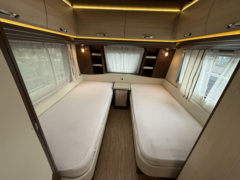 Hobby Prestige 495 UL 2 BEDDEN MOVER VOORTENT  foto: 6