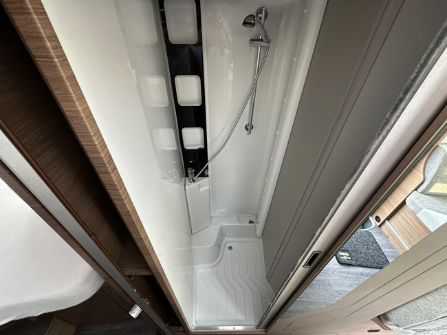 Knaus Van I 650 MEG AUTOMAAT COMPACT 180 PK foto: 14
