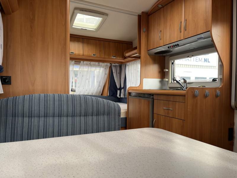 Hobby De luxe Easy 400 SF - Bankairco - Voortent - 