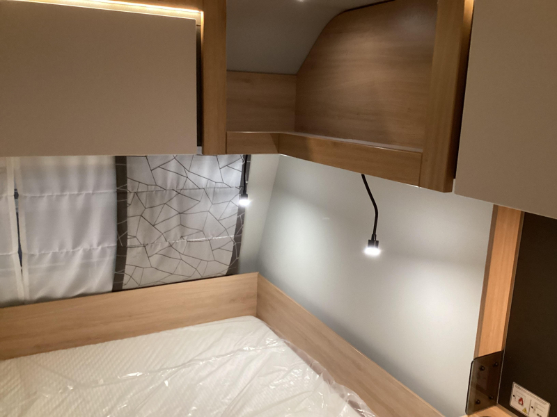Knaus Sport 420 QD dwarsbed  foto: 7