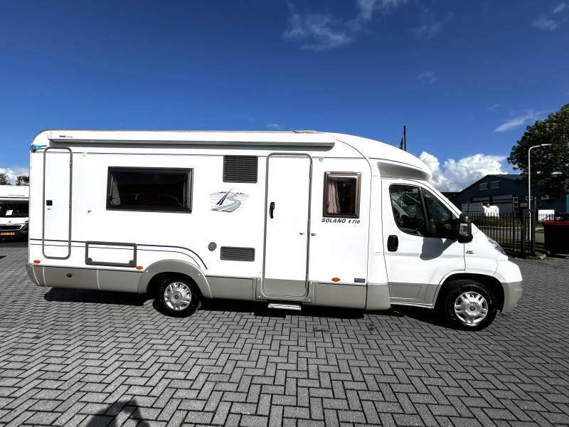 Bürstner Solano 710 T vastbed/badkamer-achterin 