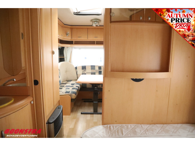 Hobby De Luxe 460 UFE Mover Luifel Fietsendrager Lengtebed Middenkeuken foto: 13