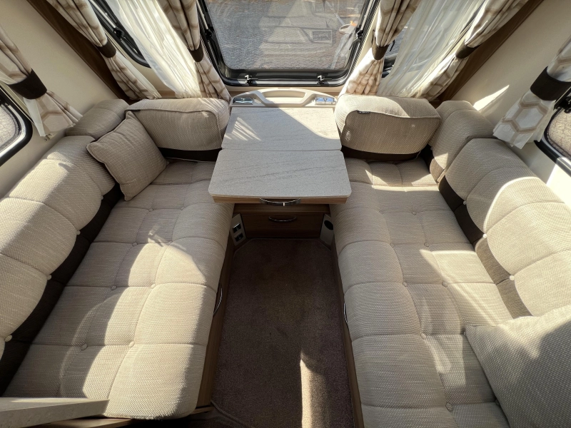 Sprite Cruzer 520 SR Mover Zakluifel Queensbed  foto: 5