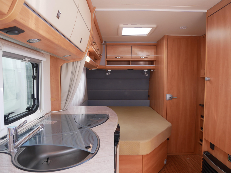 Dethleffs Camper 450 FL Mover, luifel, fietsrek  foto: 11