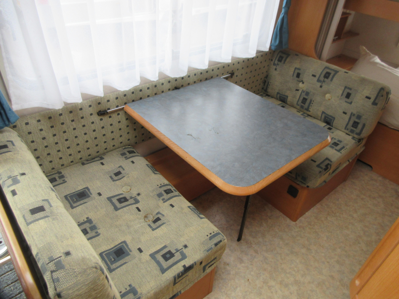 Adria Unica B 502 UK 5 PEROONS MET STAPELBED  foto: 5