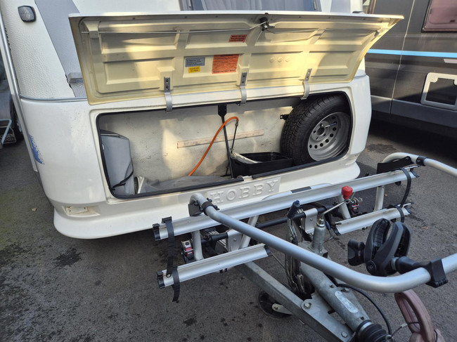 Hobby 460 UFE Mover, Voortent + Nw. Etui luifel foto: 5
