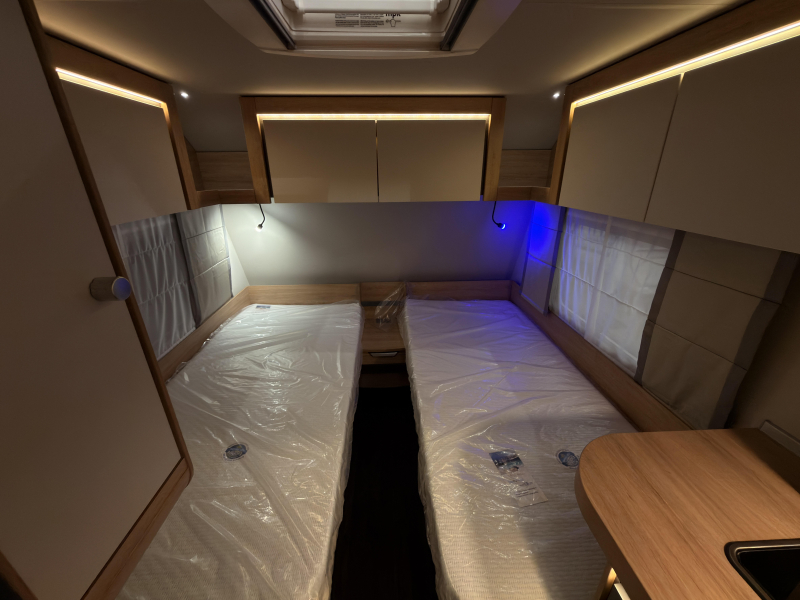 Knaus Sport Platinum 500 EU Platinum+vloer+1800KG  foto: 14