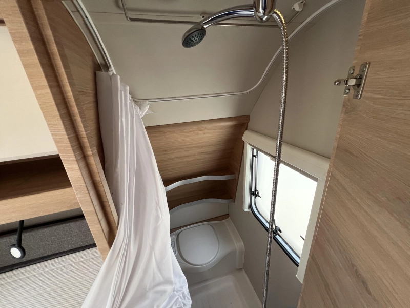 Knaus Sudwind 60 Years 450 FU voortent audioinstallatie  foto: 11