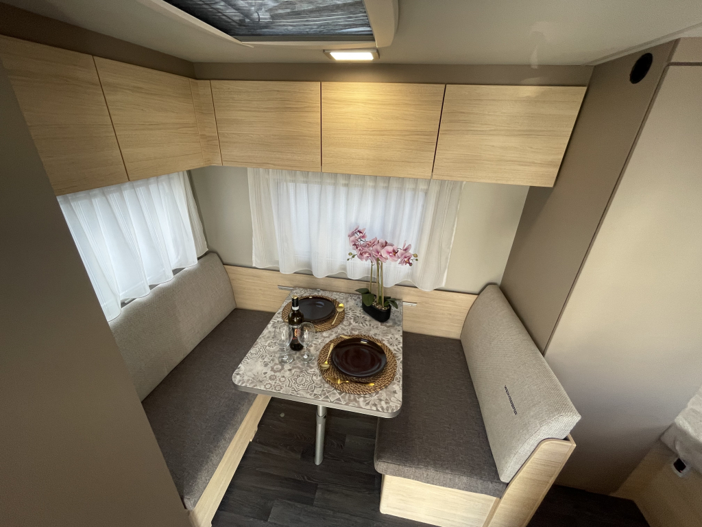 Weinsberg CaraCito DWARSBED+TREINZIT 1e EIGENAAR MOVER  foto: 1